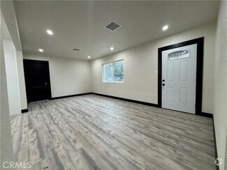 Building Photo - 1214 Hardt St