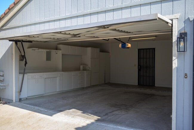 Building Photo - 1822 Cougar Ln