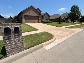 Building Photo - 316 Acadia Ln