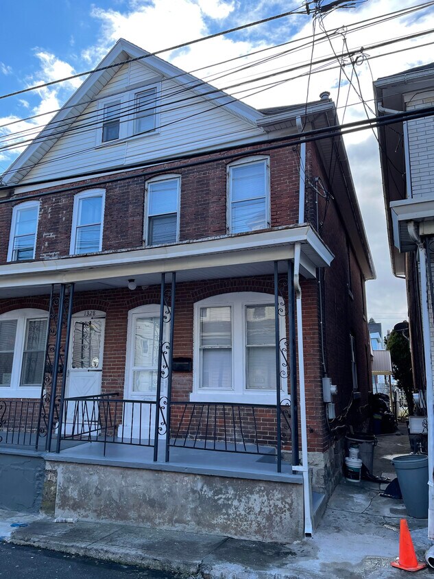 1330 Spruce St, Easton, PA 18042 House Rental in Easton, PA