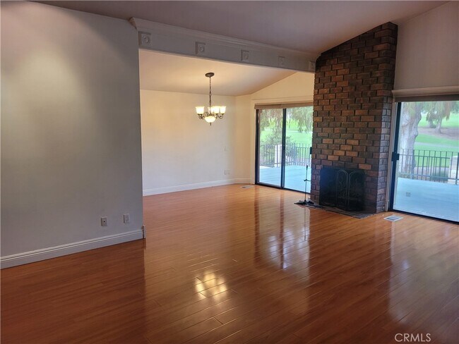 Foto del edificio - 2425 E Curtis Ct