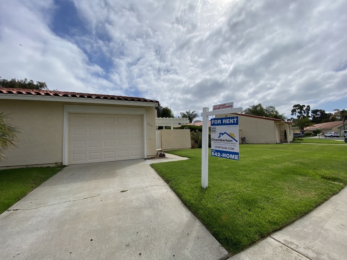 Primary Photo - 2+bd/1ba Single Story Duplex Minutes Drive...