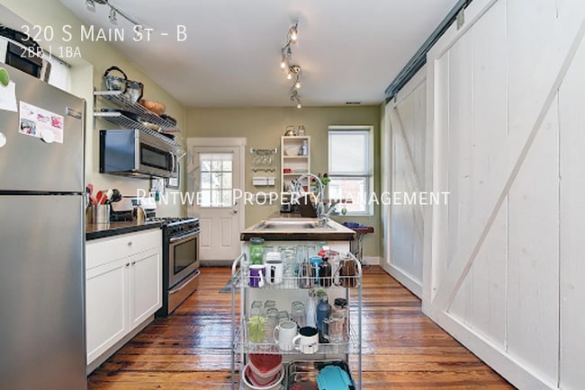 Photo - 320 S Main St-B Apartment