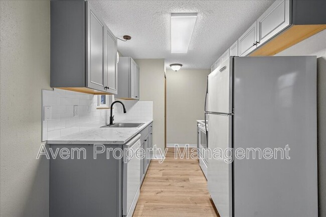 Foto del edificio - 12600 SE Freeman Way