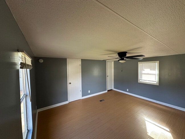 Foto del edificio - 208 Trotters Way