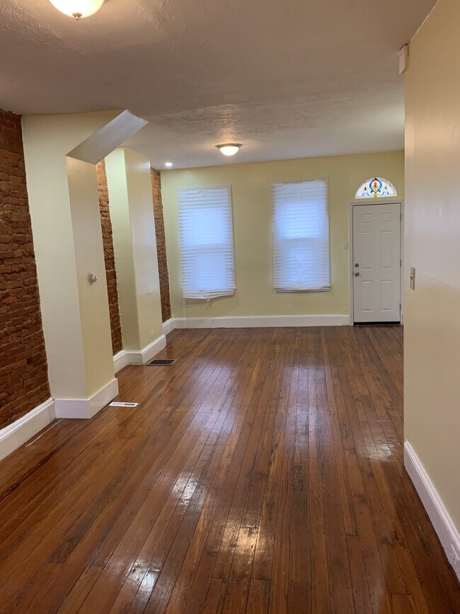 Foto del edificio - 747 E Woodlawn St
