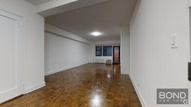 Building Photo - 20 Beekman Pl