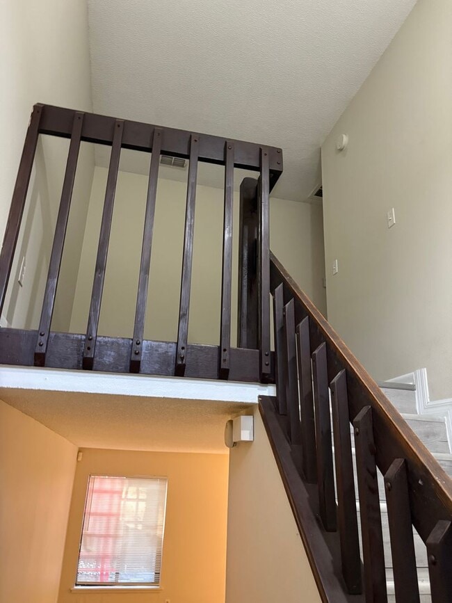 Foto del edificio - 2bed/ 1.5bath/ 1 car garage townhouse read...