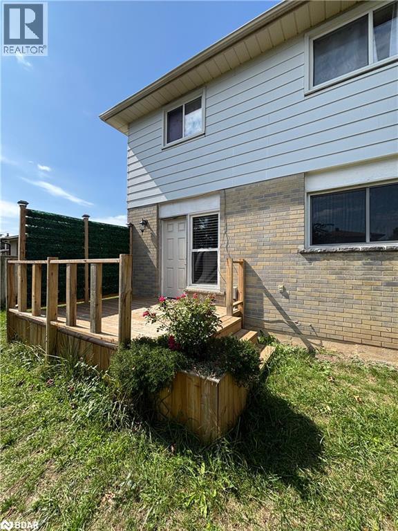 Photo du bâtiment - 56 Bernick Dr