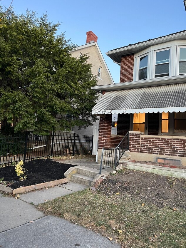 vista frontal - 1348 Easton Ave