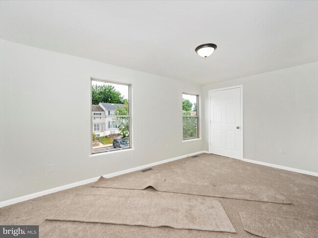 Building Photo - 1853 Dulaney Ct