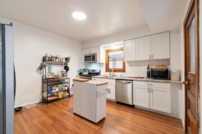 Foto del edificio - Renovated Home - Downtown Millvale