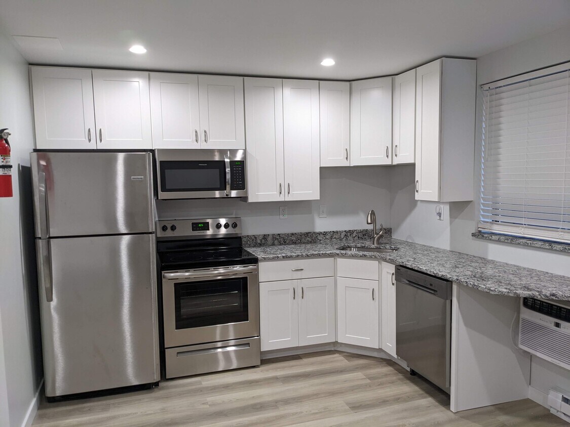 Cocina - 522 E College Ave