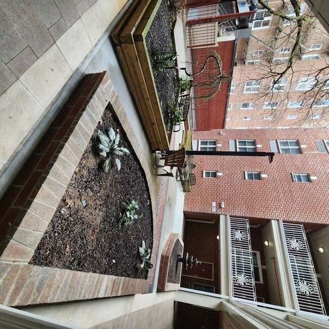 Building Photo - 85-15 120th St