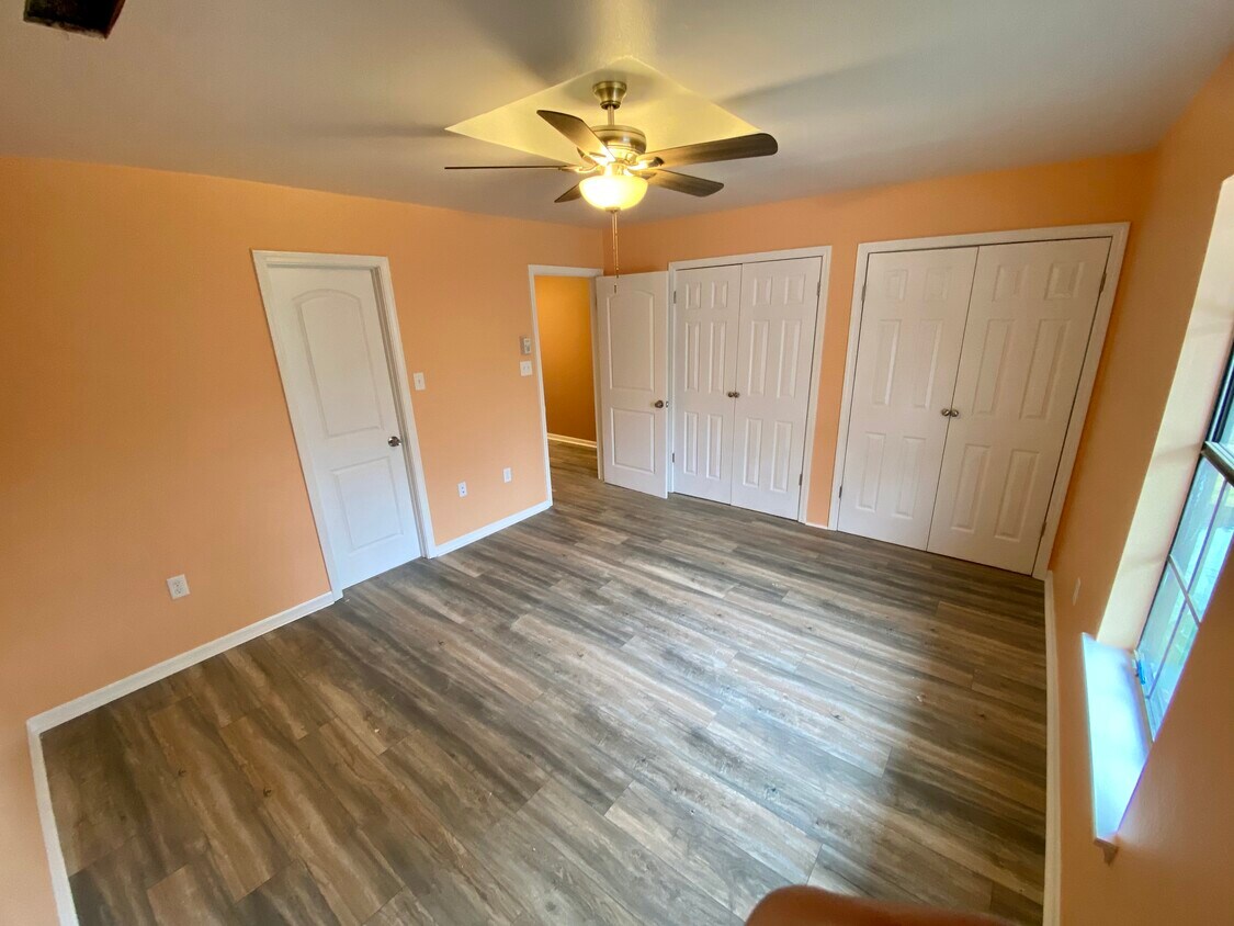 Master Bed Room - 17065 Wax Rd