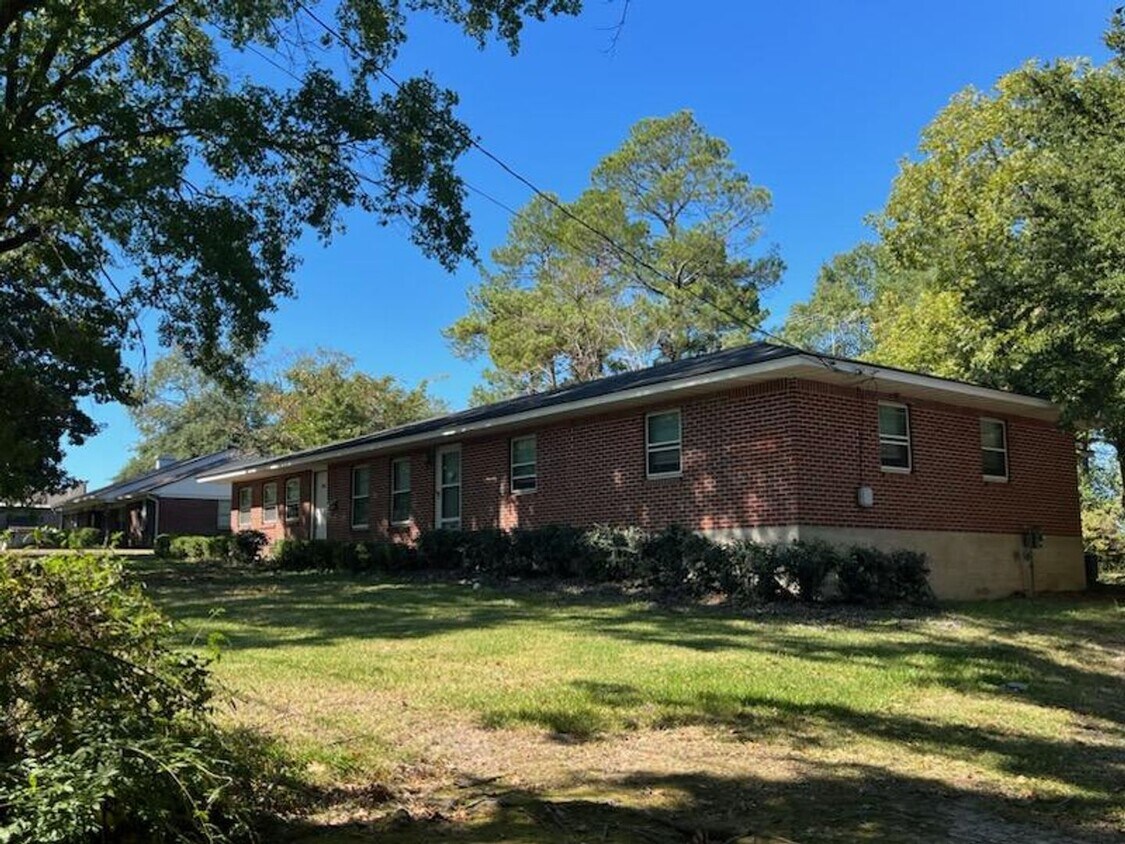 Foto del edificio - 906 Spring Ave