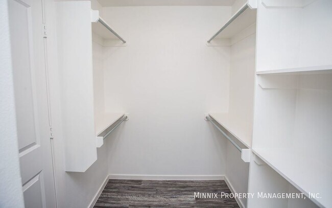 Foto del edificio - 1924 Langford Ave