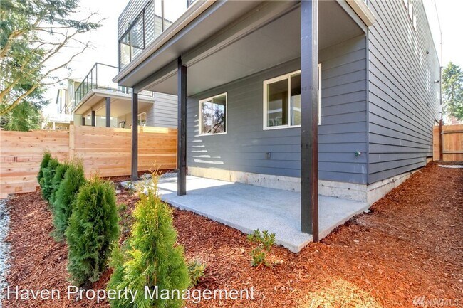 Foto del edificio - 5 br, 4 bath House - 10408 2nd Place SW
