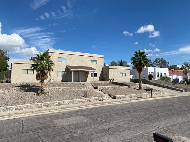 Building Photo - 805 Mormon Pl