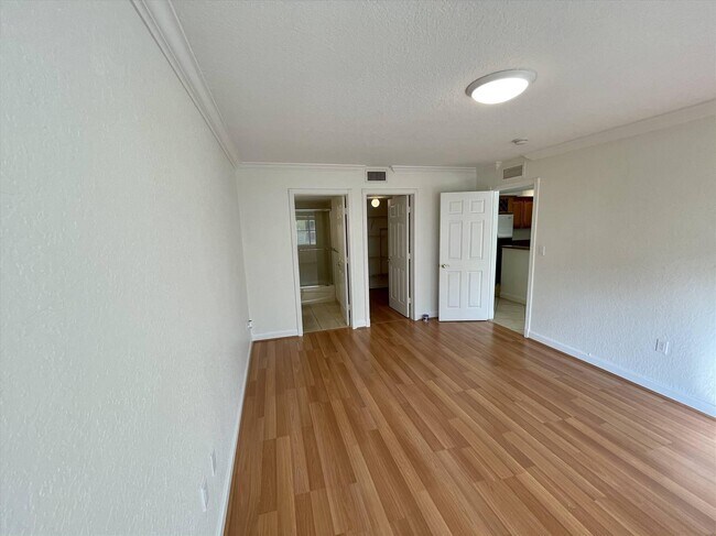Foto del edificio - 151 NE 16th Ave