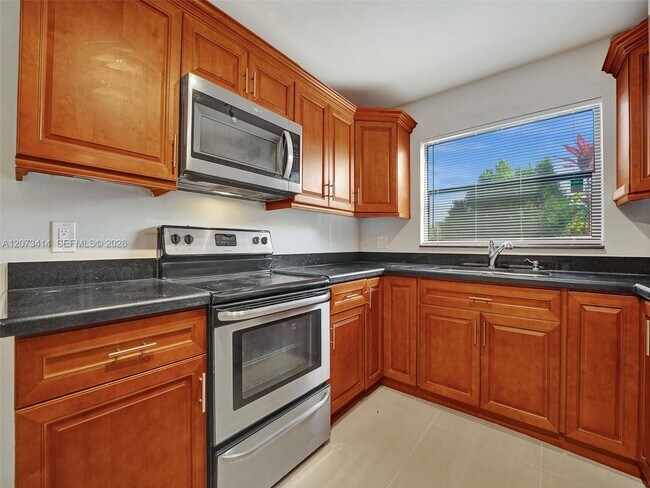 Foto del edificio - 9148 Lime Tree Ln