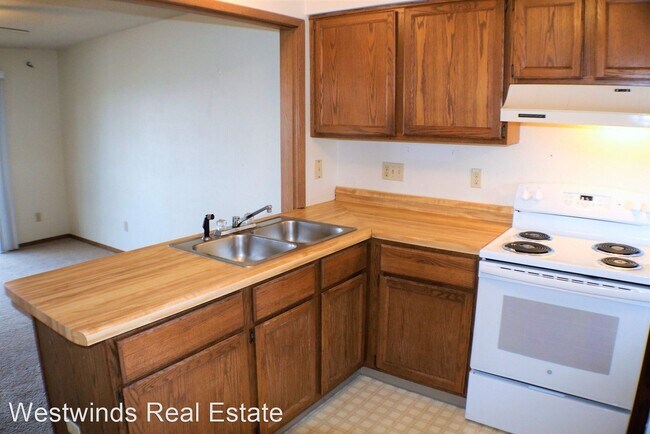 Building Photo - 2 br, 1 bath House - 2610 Westwinds Drive #11