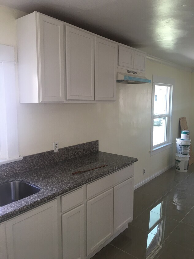 Foto principal - 1700 W 14th St
