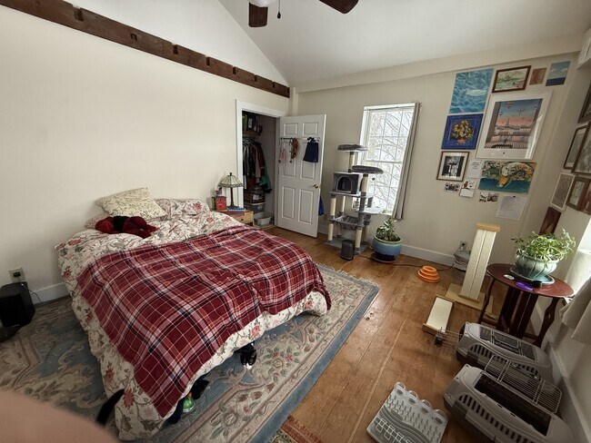 Foto del edificio - 363 Etna Rd