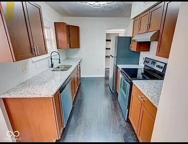 Foto del edificio - 8500 N Meridian St