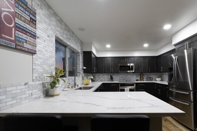 Foto del edificio - 8932 Gateway View Ct
