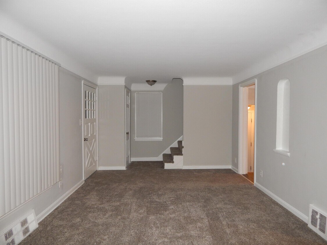 Foto principal - 18408 Raymond St