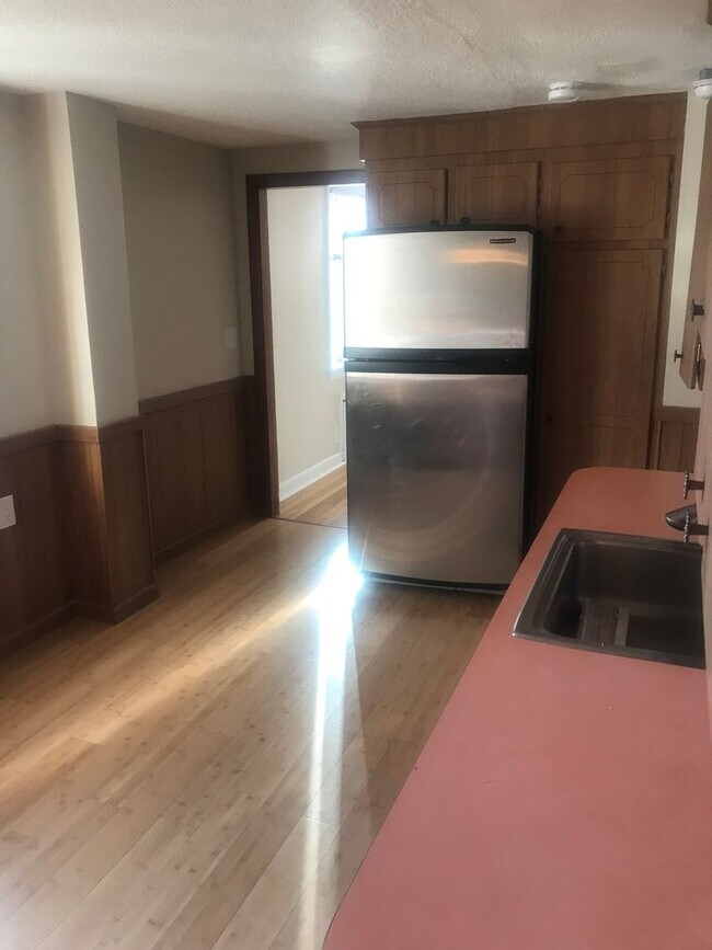 Foto del edificio - Nice 3-bedroom 1-bath apartment in Stoughton