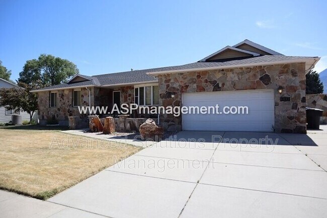 Building Photo - 6837 Creekcove Way