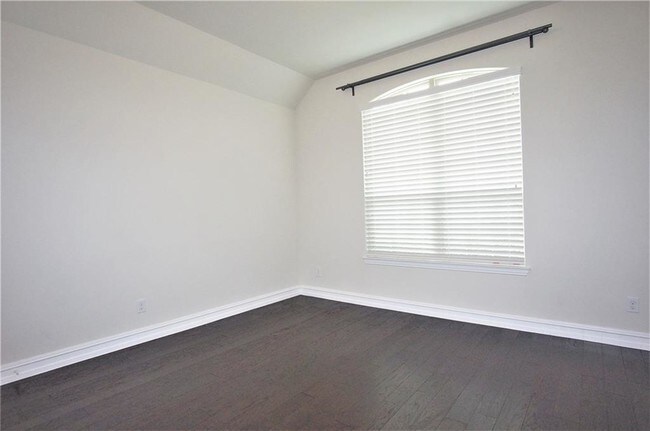 Building Photo - 1063 Palmetto Dr