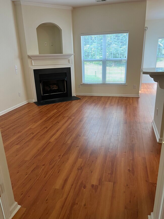 Foto del edificio - 16928 Commons Creek Dr