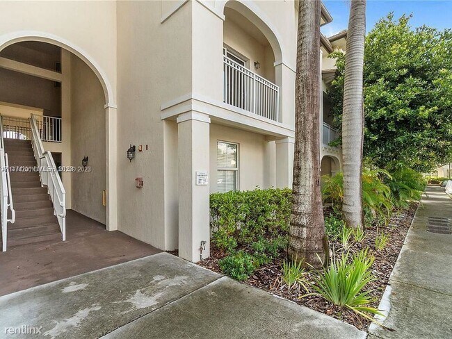Foto del edificio - 3 br, 2 bath Condo - 11605 NW 89th St