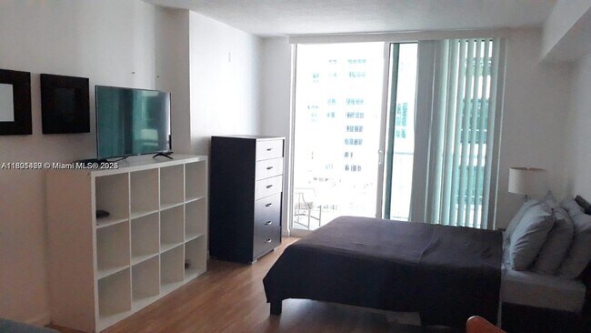 Foto del edificio - 1200 Brickell Bay Dr