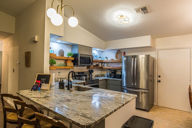 Foto del edificio - 4100 N Eagle Nest Point