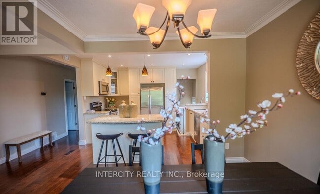 Building Photo - 631 Trudale Ct