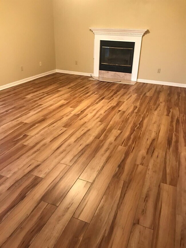 Foto del edificio - 312 McDowell Dr