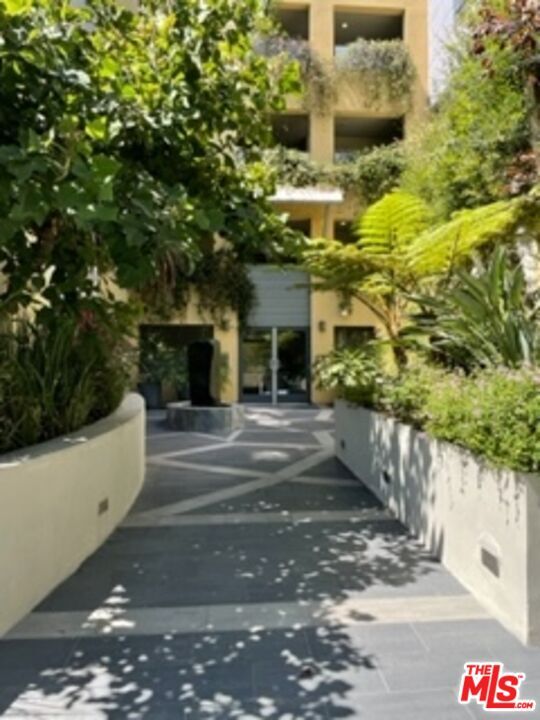 Foto del edificio - 1517 S Bentley Ave