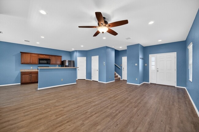 Building Photo - 12906 Olson Point