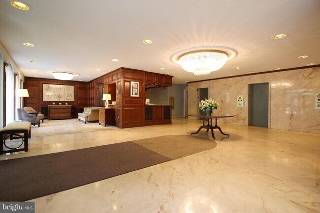 Foto del edificio - 4501 Arlington Blvd