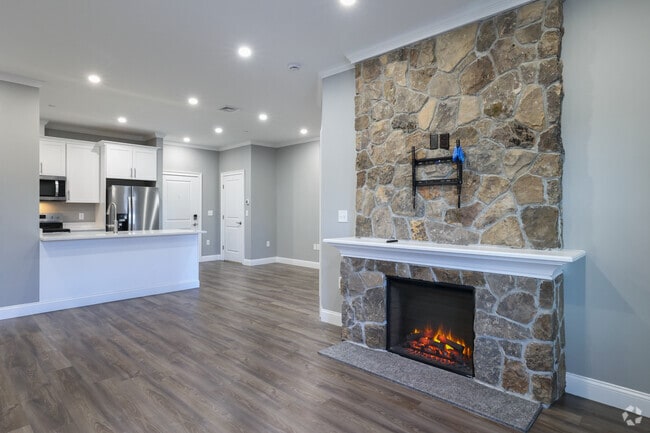 Interior Photo - 3 Meeting House Rd