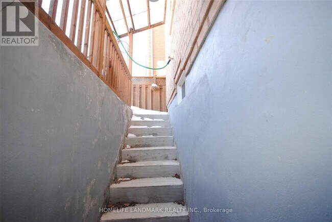 Photo du bâtiment - 23 Houser St