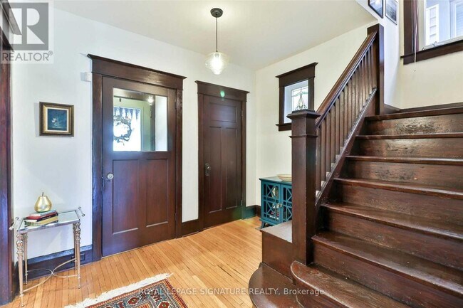 Photo du bâtiment - 157 Northcliffe Blvd