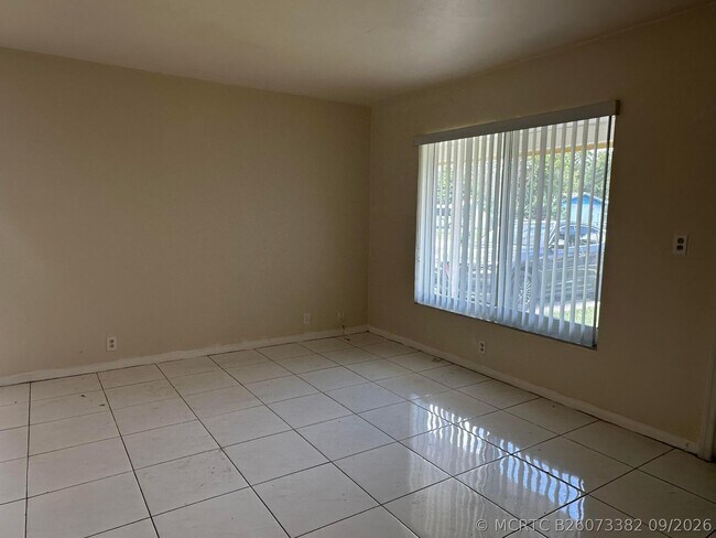 Foto del edificio - 1316 NW 15th Pl