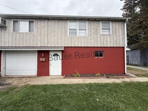 Building Photo - 3 Robinson St