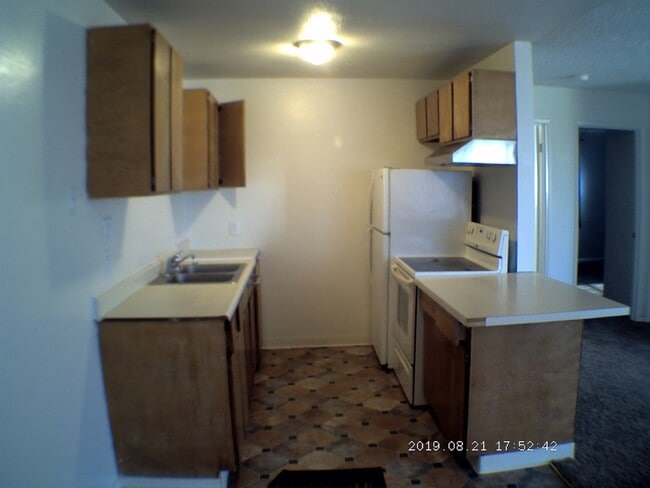 Kitchen - 150 Cliff House Rd