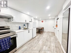 Building Photo - 150 Hollyberry Trail